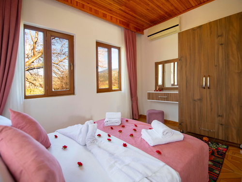  gece  -  Kasım
  | Kalkan Bezirgan Köyü Villa (6 Kişilik, Korunaklı Havuzlu, Jakuzili Seçenekli)